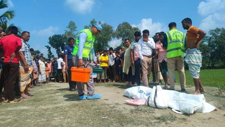 ধানখেতে পড়ে ছিল তরুণের লাশ, পাশে রক্তমাখা টি-শার্ট