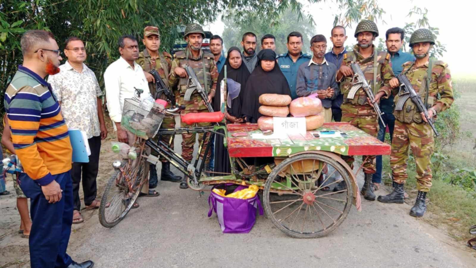 গাংনীতে গাঁজা ও ফেনসিডিলসহ গ্রেপ্তার ৪