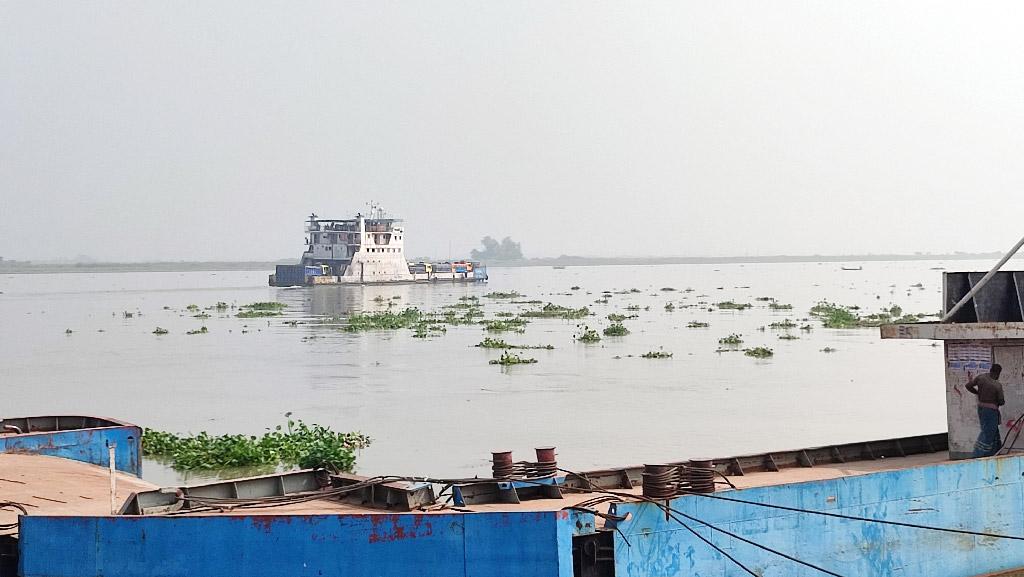 ৩৮ ঘণ্টা পর কাজিরহাট-আরিচা নৌরুটে ফেরি চলাচল স্বাভাবিক