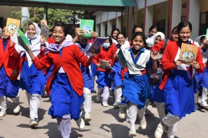 বিনা মূল্যের পাঠ্যবই ছাপা শুরু দেরিতে, যথাসময়ে শেষ হওয়া নিয়ে শঙ্কা